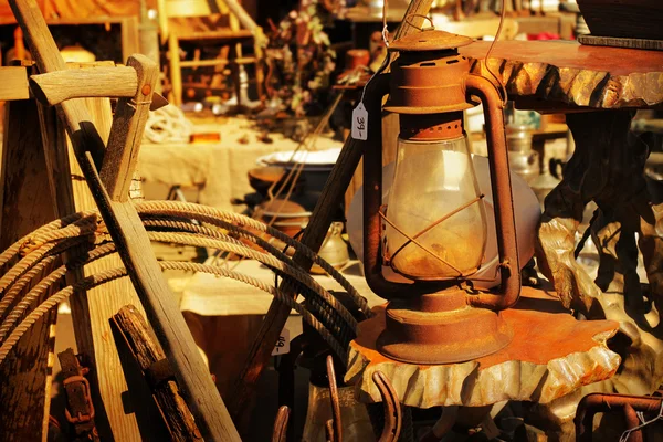Stara zardzewiała lampa — Zdjęcie stockowe