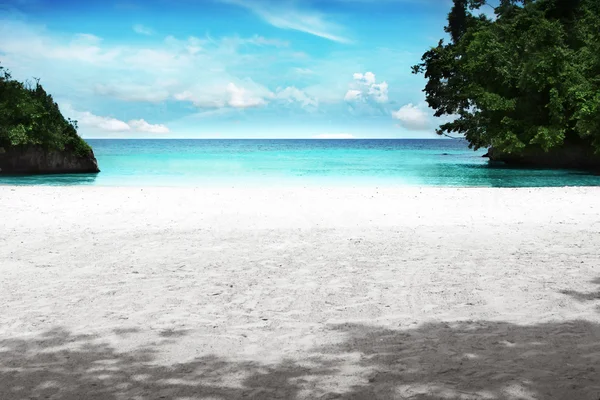 Praia de areia branca — Fotografia de Stock