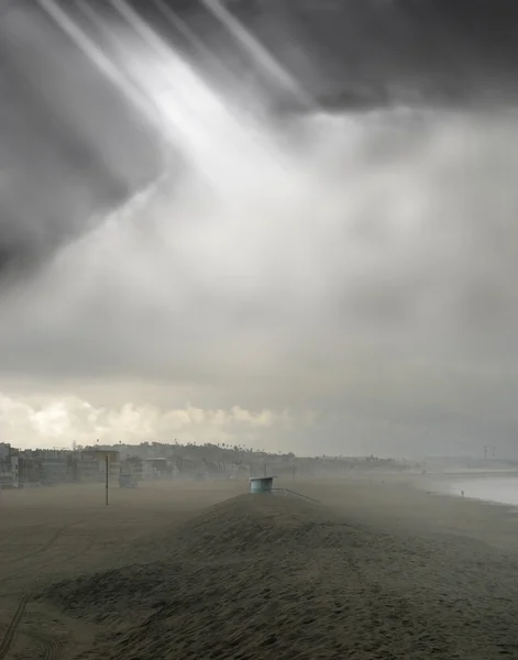 Moody beach with fog — Stock Photo, Image