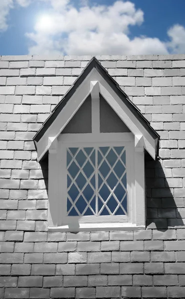 Evin üstünde pencere — Stok fotoğraf