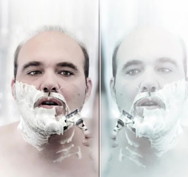 Mann rasiert Gesicht — Stockfoto