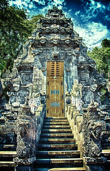 Goa lawah templom bejárata — Stock Fotó