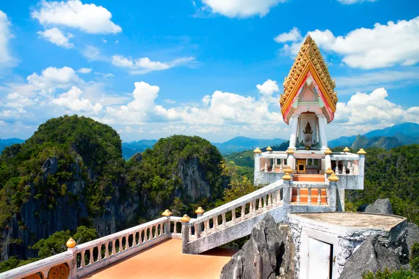 Wat Tham Seua (Caverna do Tigre), Krabi, Tailândia Fotos De Bancos De Imagens