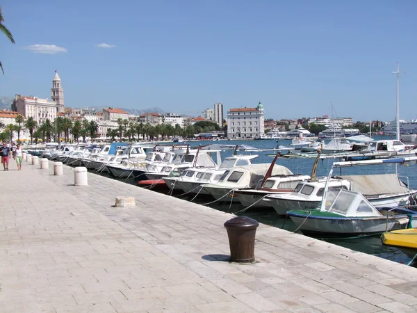 Riva in Split Croatia - Palms and Harbour — Stock Photo, Image