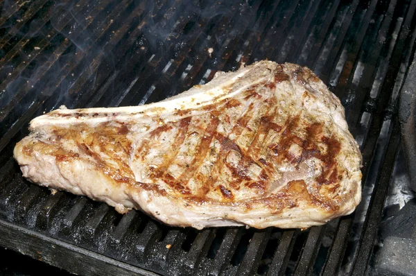 Steak na grilu — Stock fotografie