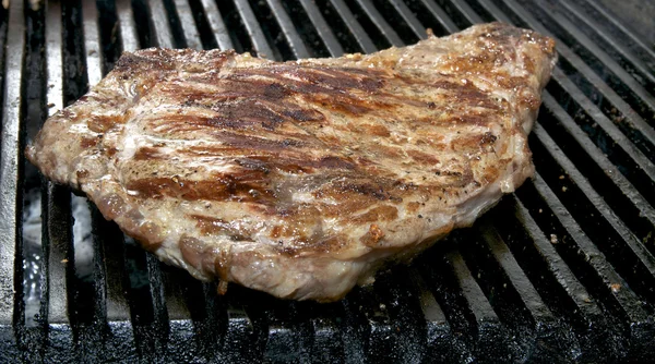 Steak a grillen — Stock Fotó