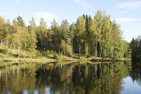 Jezioro w Skandynawii — Zdjęcie stockowe