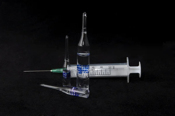 Fecskendőt az injekciós üveget a — Stock Fotó