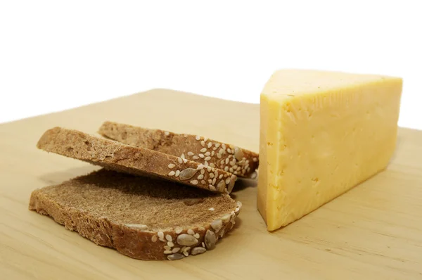 Сиру та хлібу — стокове фото