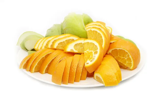 Um prato de laranjas fatiadas — Fotografia de Stock