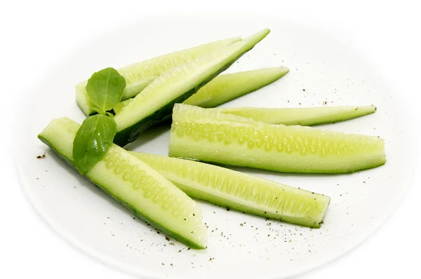 Komkommer op een plaat — Stockfoto