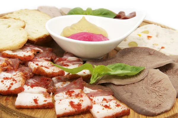 Um prato de bacon e salsicha — Fotografia de Stock