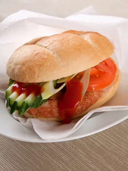 Гамбургер с овощами — стоковое фото