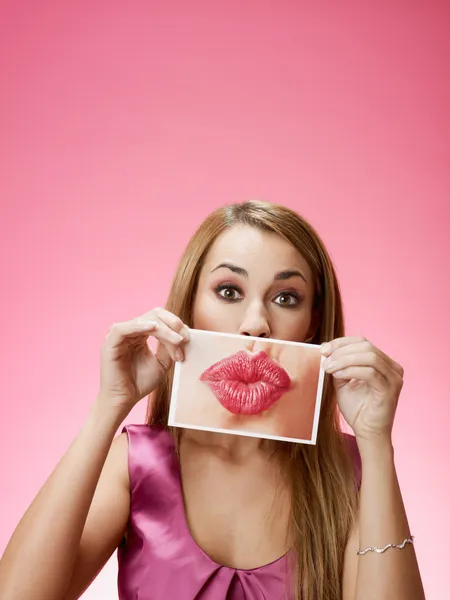 Empresária enviando grande beijo — Fotografia de Stock