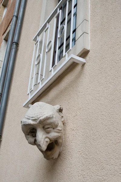 Schmücken die wände der häuser in luxemburg — Stockfoto