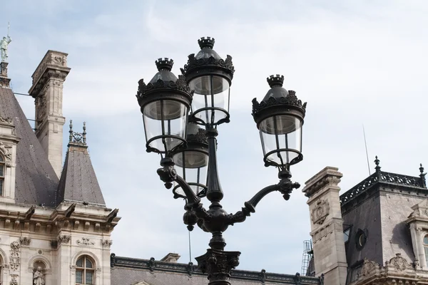 Lampa uliczna w Paryżu — Zdjęcie stockowe