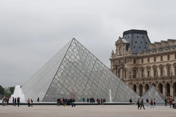 Louvre Paris — Fotografie, imagine de stoc
