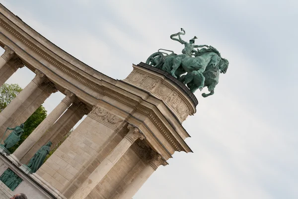 La plaza de los Héroes en Budapest. Fragmento — Foto de Stock