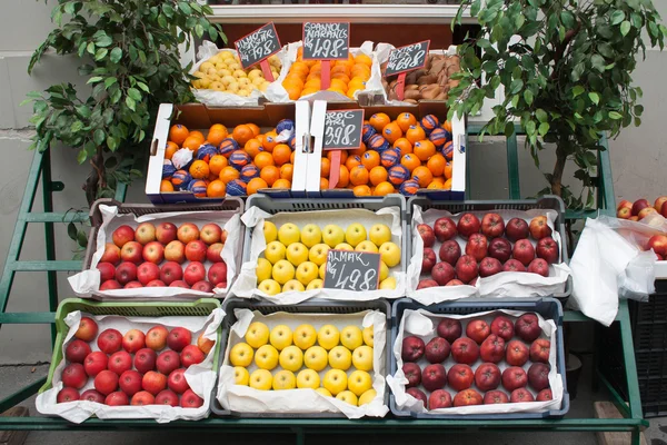 stock image Tray of fruit on the street