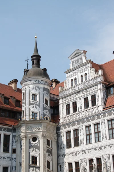 A gyönyörűen felújított épület, Drezda — Stock Fotó