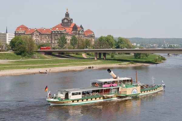Barco de recreio no Elba. Dresden... — Fotografia de Stock