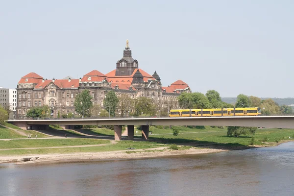 A ponte sobre o Elba em Dresden — Fotografia de Stock