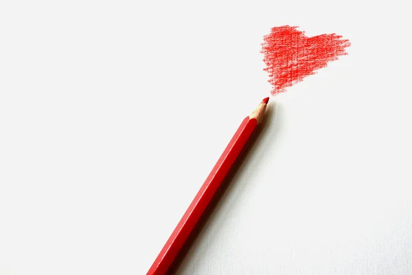 Κόκκινο κόκκινο pensil καρδιά — Φωτογραφία Αρχείου