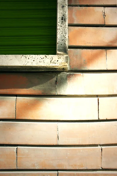 Τοίχο από τούβλα και κλείστρου — Φωτογραφία Αρχείου