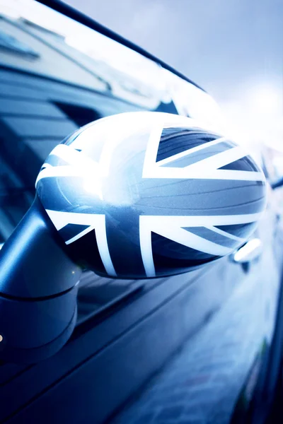 Widok z tyłu samochód angielski bandery — Zdjęcie stockowe