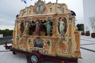 sokak organ