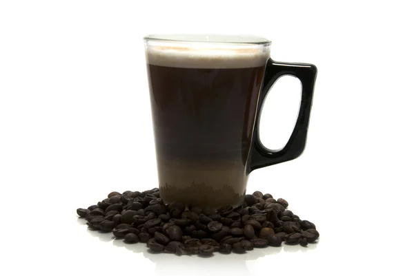 Coffe com leite e feijão cru — Fotografia de Stock