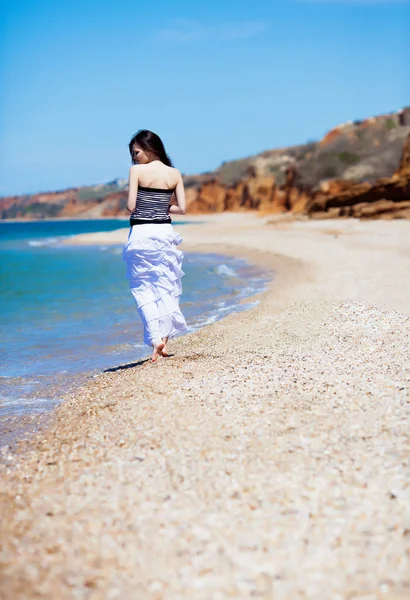 Girl on the beach — Stock Photo, Image
