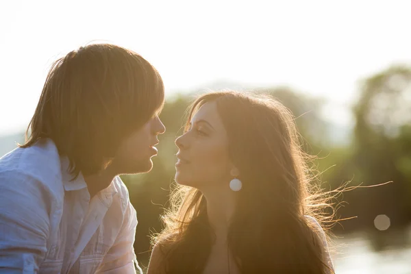 Backlight potrtait of two lovers — Stock Photo, Image
