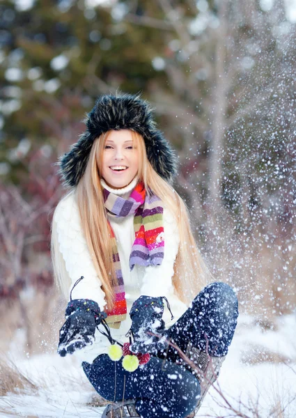 Chica de invierno —  Fotos de Stock