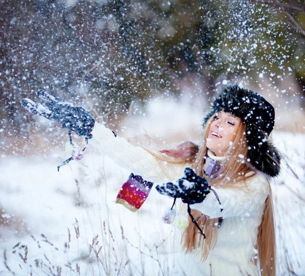 Vintern flicka — Stockfoto