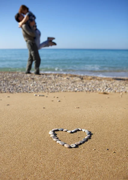 Reboque amantes na praia — Fotografia de Stock