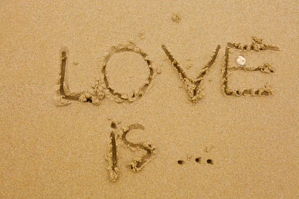 Liefde is inscriptie — Stockfoto