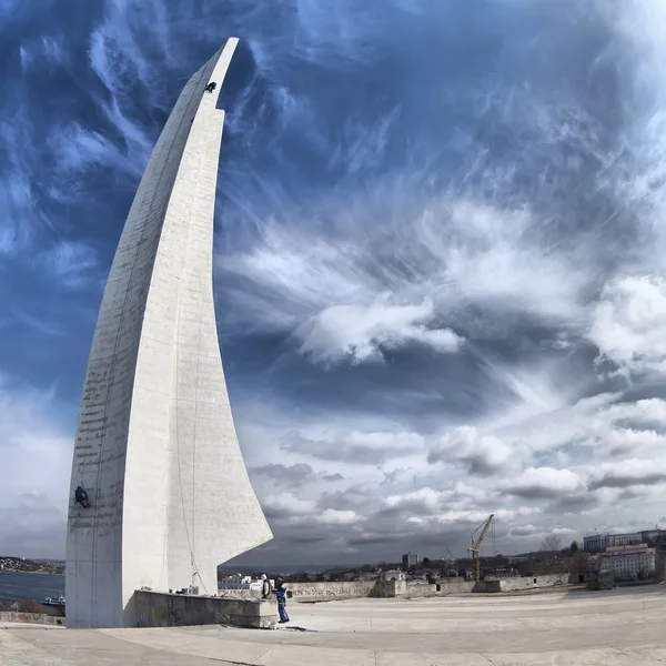 Памятник в Севастополе — стоковое фото