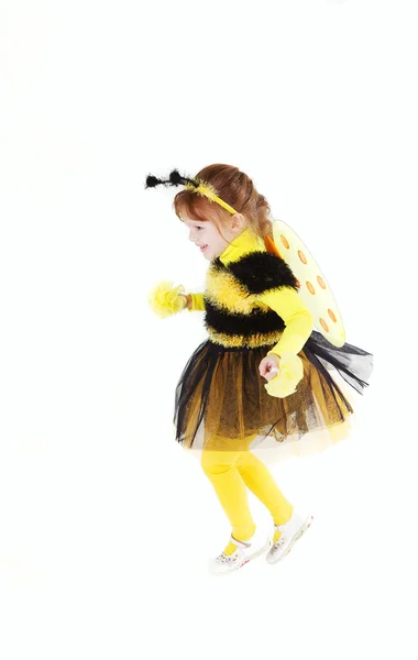 Девушка в пчелином платье — стоковое фото