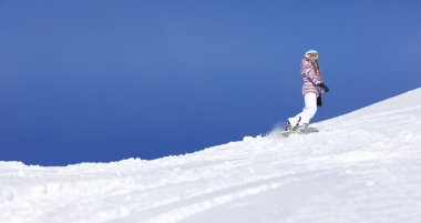 Kızın snowboard