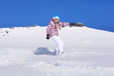 Kızın snowboard