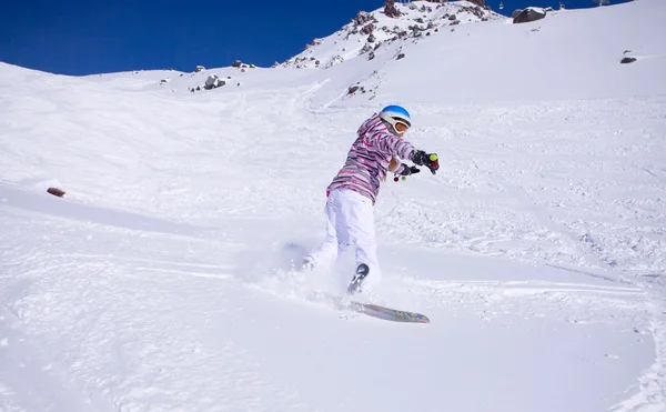 Chica en snowboard — Foto de Stock