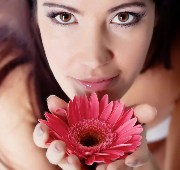 Lány virággal — Stock Fotó