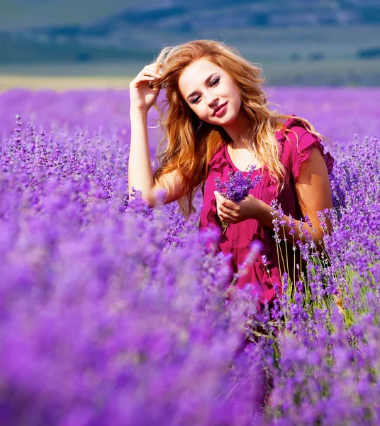 Girl in lavender field — Stock Photo, Image
