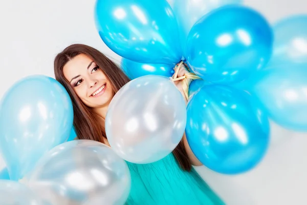 Chica con globos en el estudio —  Fotos de Stock
