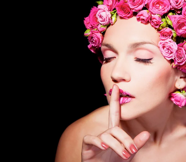 Meisje met bloem kapsel — Stockfoto