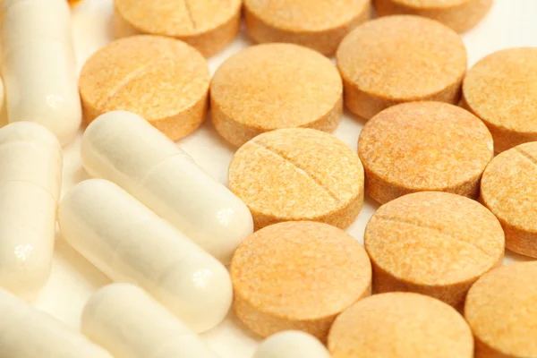 Prášky tablety a měkké gely — Stock fotografie