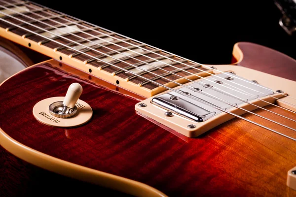 Close up van sunburst elektrische gitaar lichaam — Stockfoto