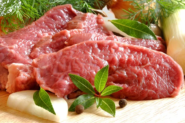 Raw beef fillet — Stock Photo, Image