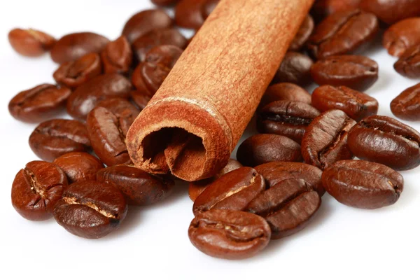 Granos de café con canela — Foto de Stock